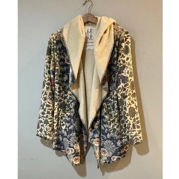 Johnny Was Fleece Hooded Cardigan. - Picture 1 of 7